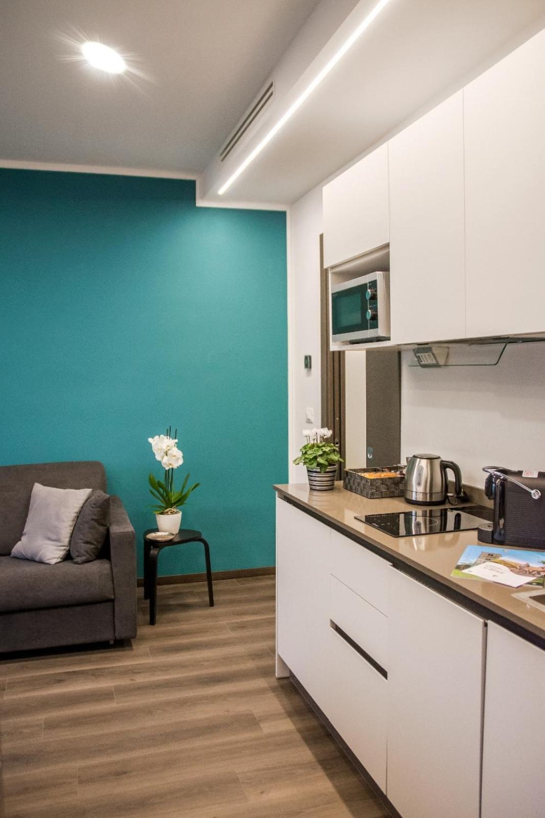 Ninary Apartments A Due Passi Dal Centro Storico Alba Kültér fotó